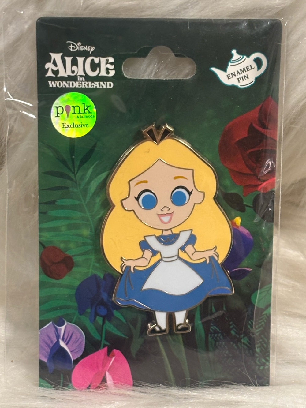 Disney Alice in Wonderland Collectible Trading Pin